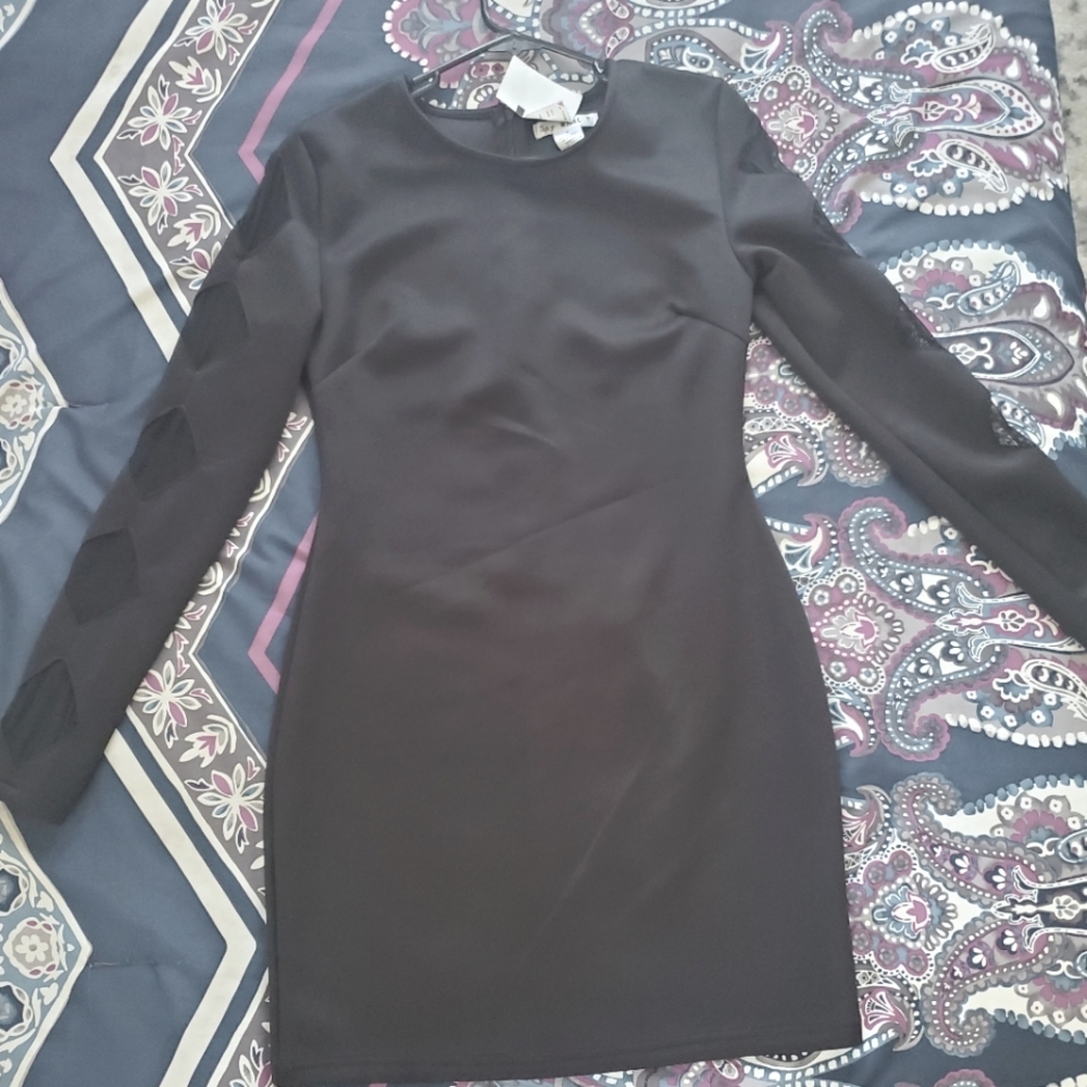 Long-sleeved mini dress